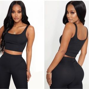 💣🖤PRETTYLITTLETHINGS BLACK 2 PC CROP TOP & FLARED PANTS